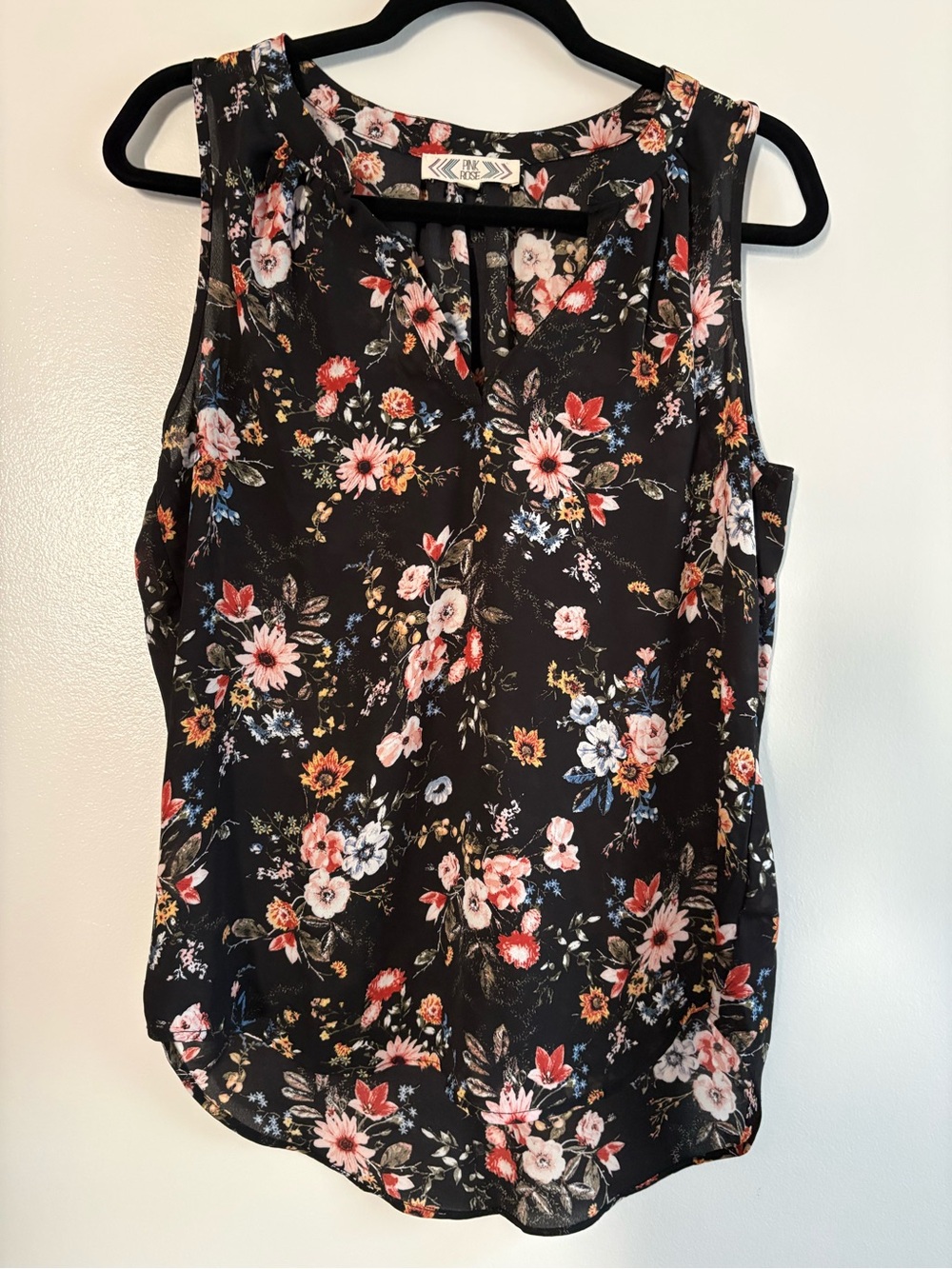 Pink Rose Sleeveless Split Neck Black Floral Tank Blouse Size Large